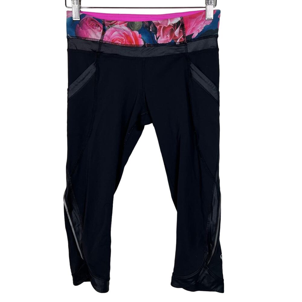 Lululemon Chase Me‎ Crop in Secret Garden Size 6